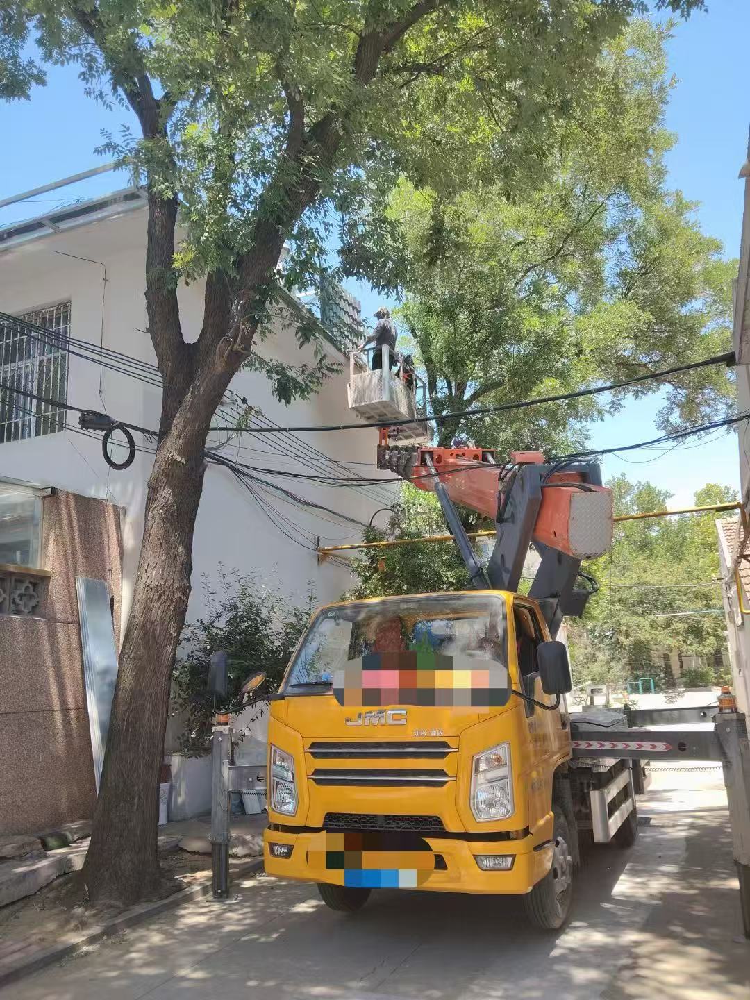 安溪县高空作业车能吊装重物吗？最大承载多少公斤？